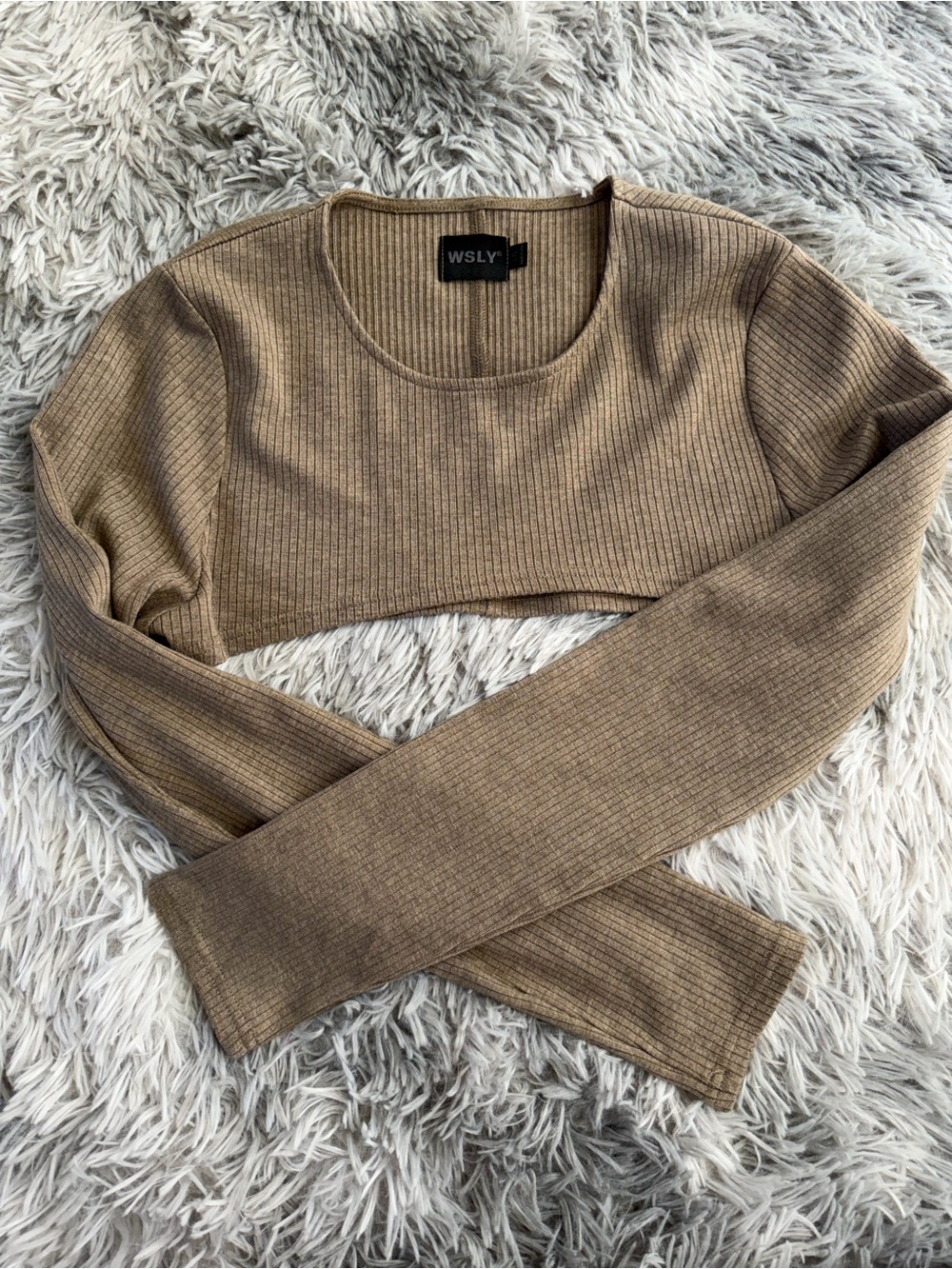 Large WSLY Bandier Essex Ribbed Long
Sleeve Shrug